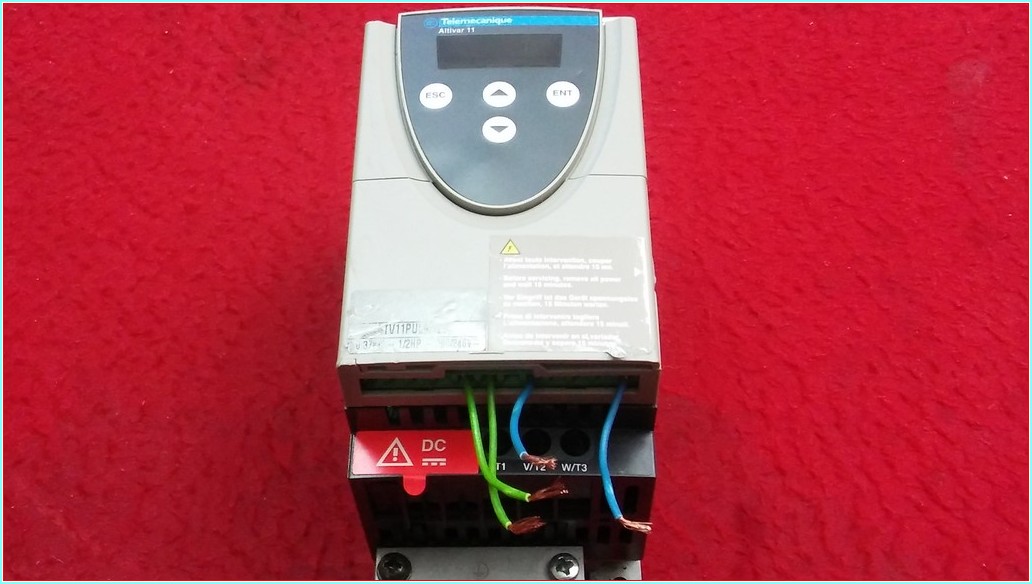 TELEMECANİQUE ATV11PU09M2E 0,37 KW SÜRÜCÜ