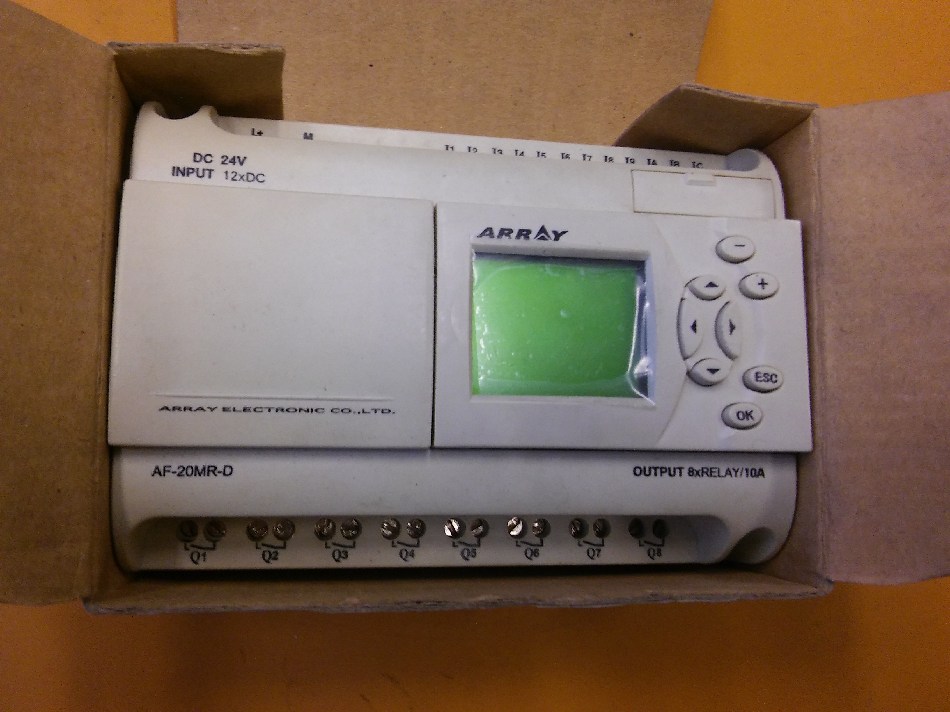 ARRAY AF-20MR-D 24VDC 6 NOKTA DC GİRİŞ 4 NOKTA RÖLE ÇIKIŞLI PLC CPU SIFIR KUTULU