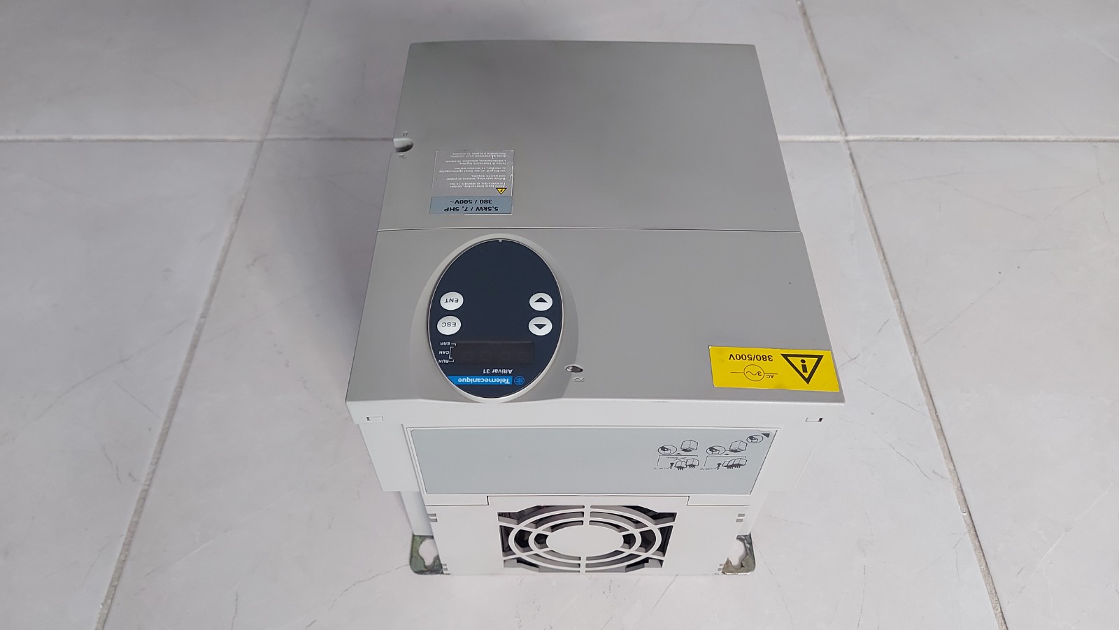 TELEMECANİQUE ATV31HU55N4 ATV31 5,5KW 7,5HP SÜRÜCÜ
