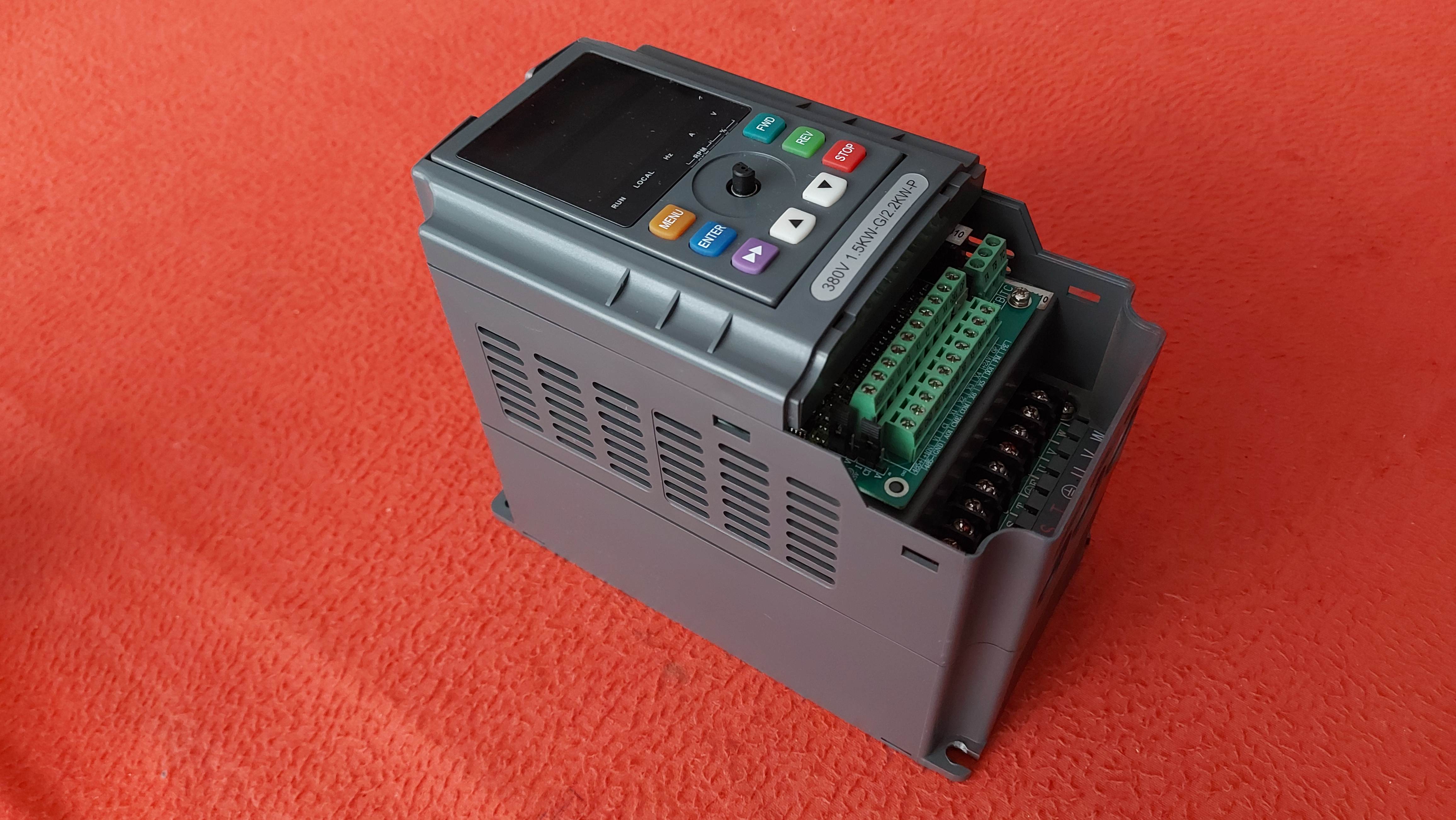 DEGSRİVE DGI900-4T0015G/0022P DG1900-4T0015G/0022P 380V 1.5KW-G/2.2KW-P