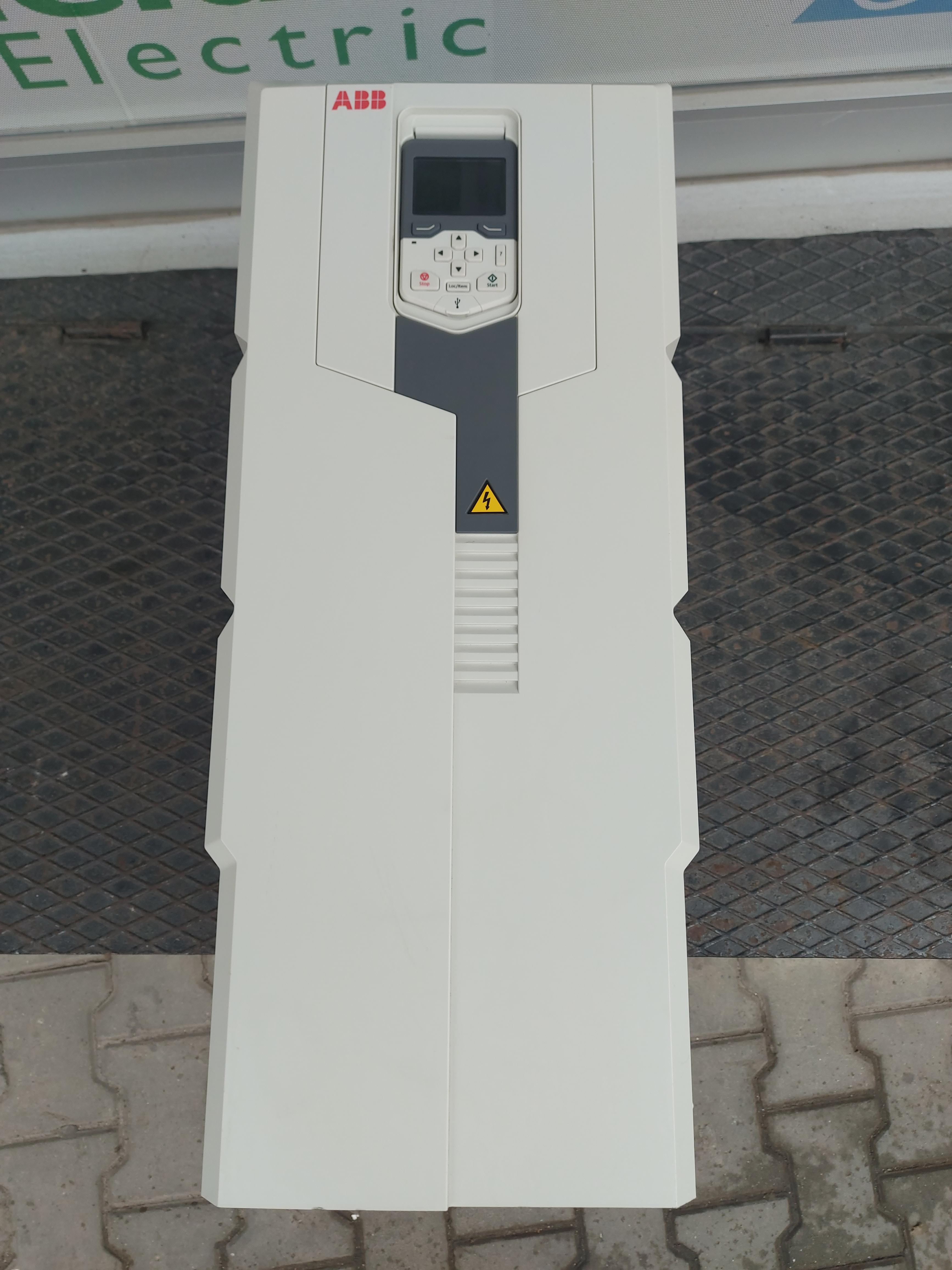 ABB ACS580-01-246A-4 ACS580-01-246A-4+J400 3AUA0000080507 132 KW SÜRÜCÜ