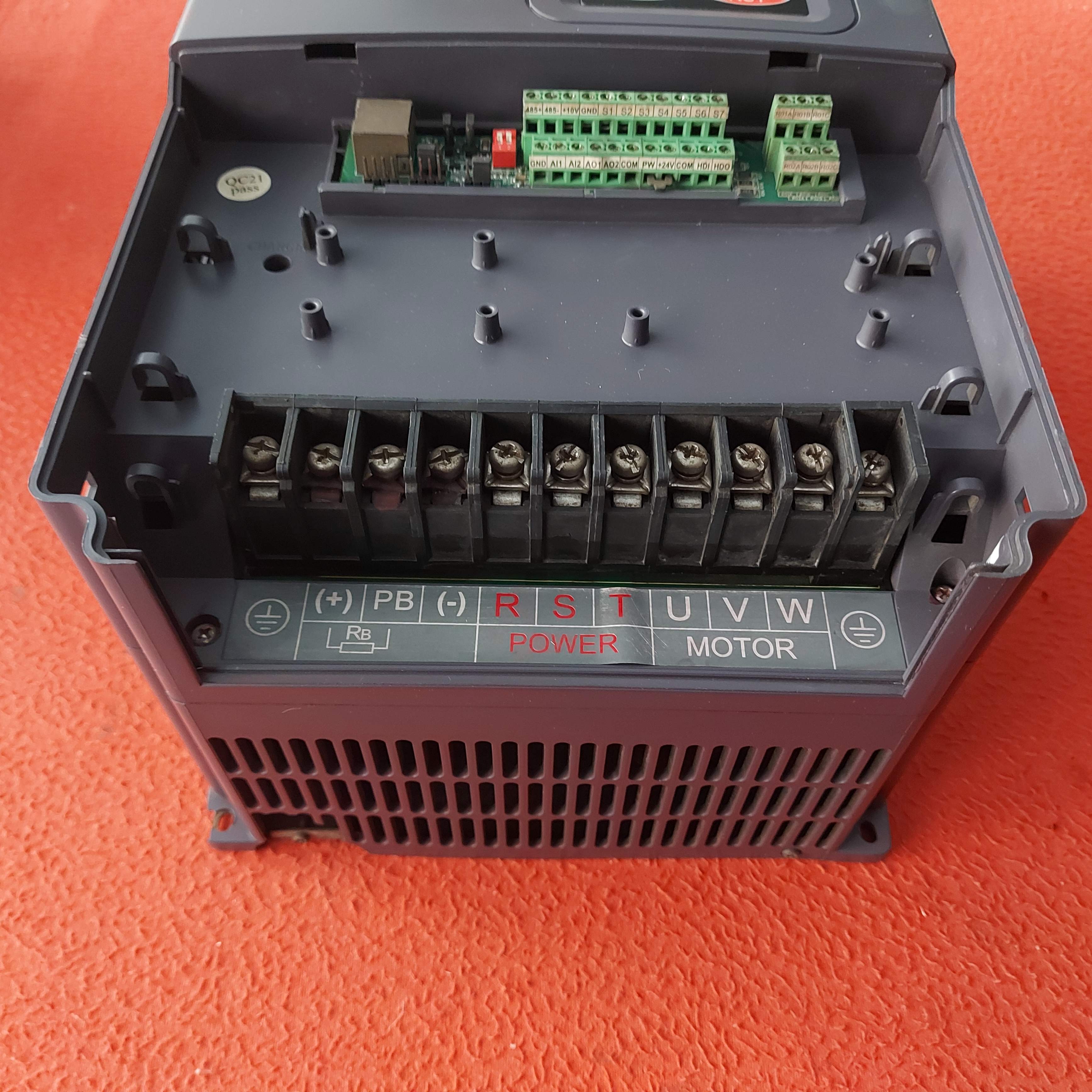 CHF100A-015G/018P-4 İNVT