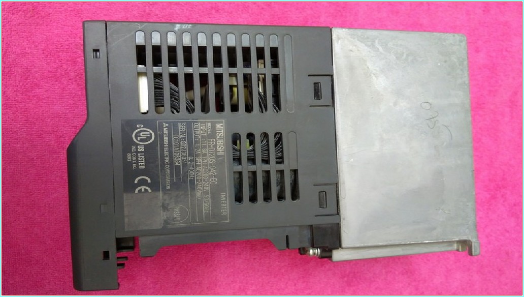 MITSUBISHI D700-SC FR-D720S-025SC-EC D700 0,37KW SÜRÜCÜ