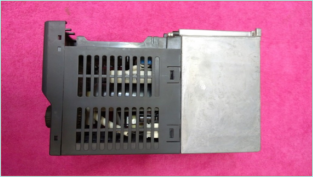 MITSUBISHI D700-SC FR-D720S-025SC-EC D700 0,37KW SÜRÜCÜ