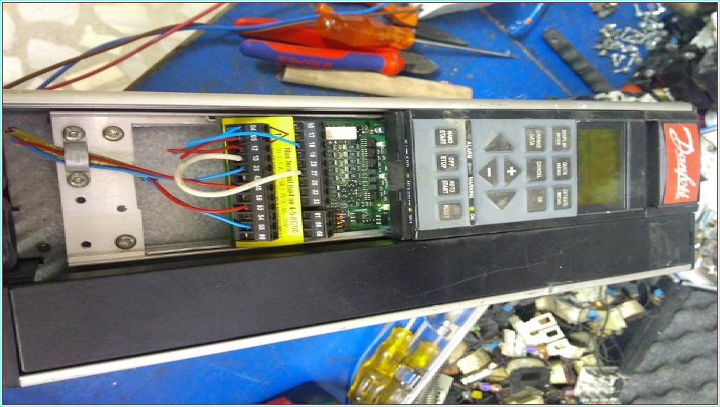 DANFOSS VLT 6000 HVAC VLT011HT 4B20STR3LF00 11,5KVA (7,5KW) SÜRÜCÜ