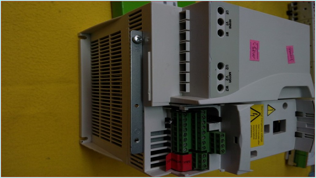 ABB ACS310-03E-13A8-4 5,5KW 13,8A SÜRÜCÜ
