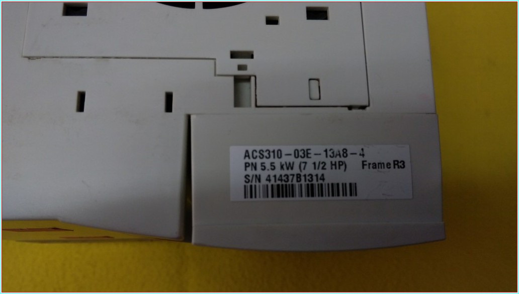 ABB ACS310-03E-13A8-4 5,5KW 13,8A SÜRÜCÜ
