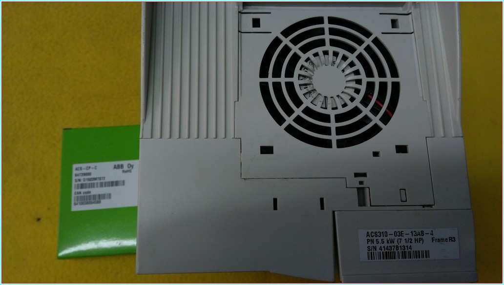 ABB ACS310-03E-13A8-4 5,5KW 13,8A SÜRÜCÜ