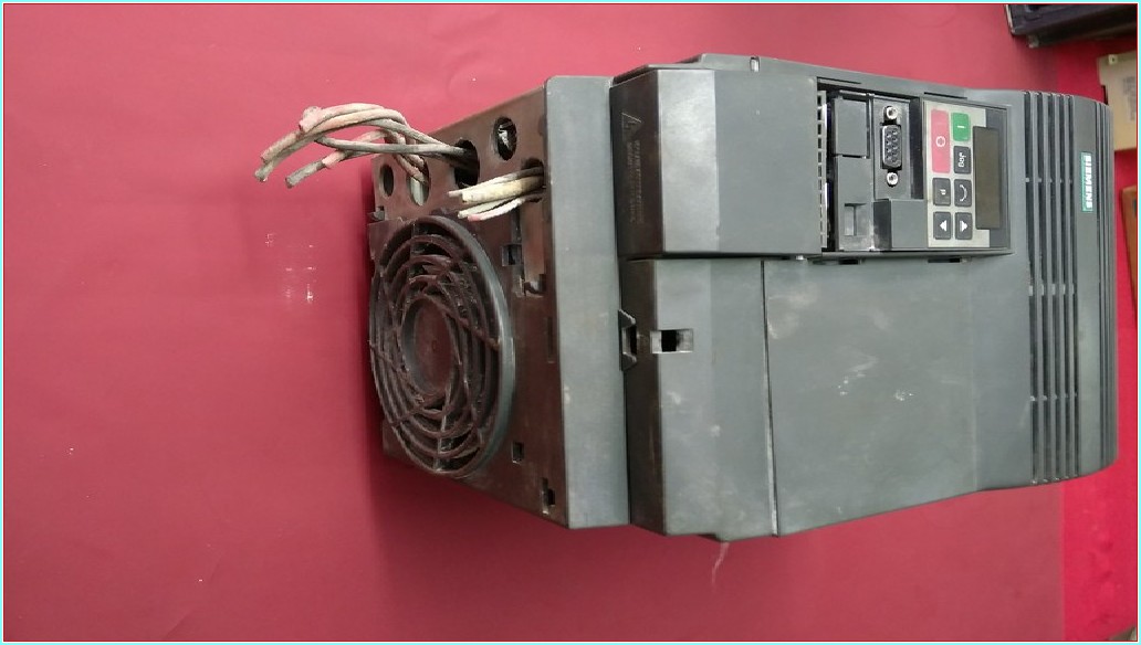 SIEMENS MICROMASTER 6SE9221-0DC40 4KW SÜRÜCÜ