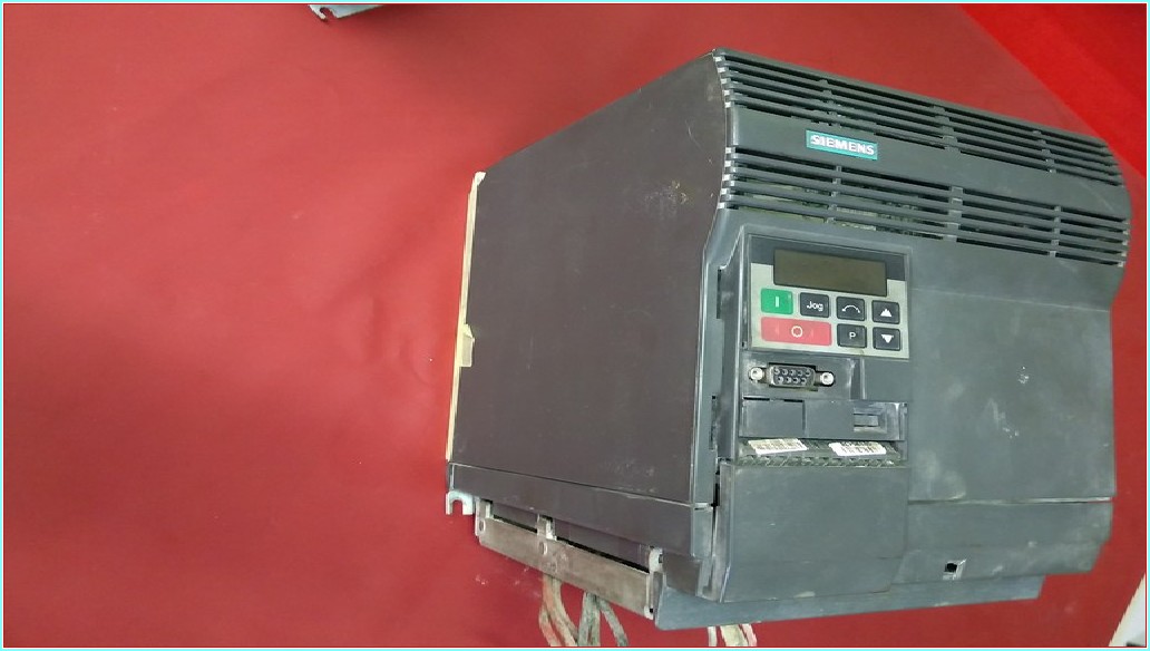 SIEMENS MICROMASTER 6SE9221-0DC40 4KW SÜRÜCÜ