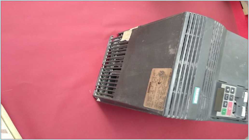 SIEMENS MICROMASTER 6SE9221-0DC40 4KW SÜRÜCÜ