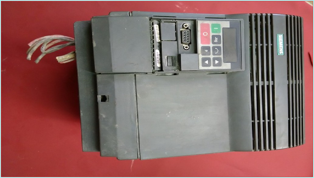 SIEMENS MICROMASTER 6SE9221-0DC40 4KW SÜRÜCÜ