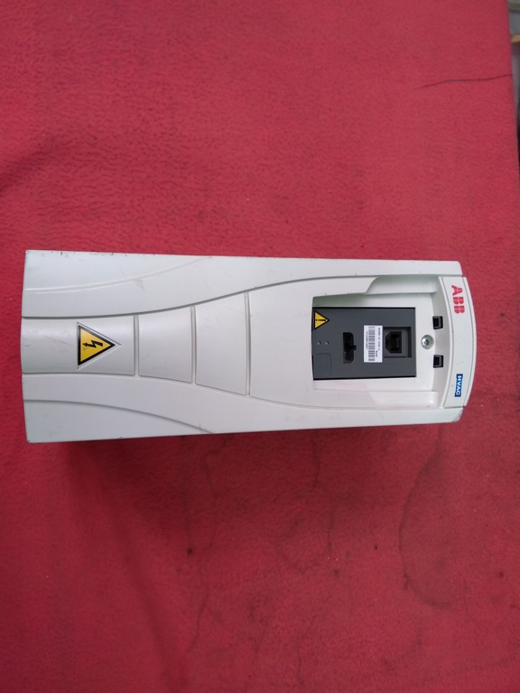 ABB ACH550-01-012A-4 5,5KW 11,9A (HVAC) HAVALANDIRMA SÜRÜCÜSÜ