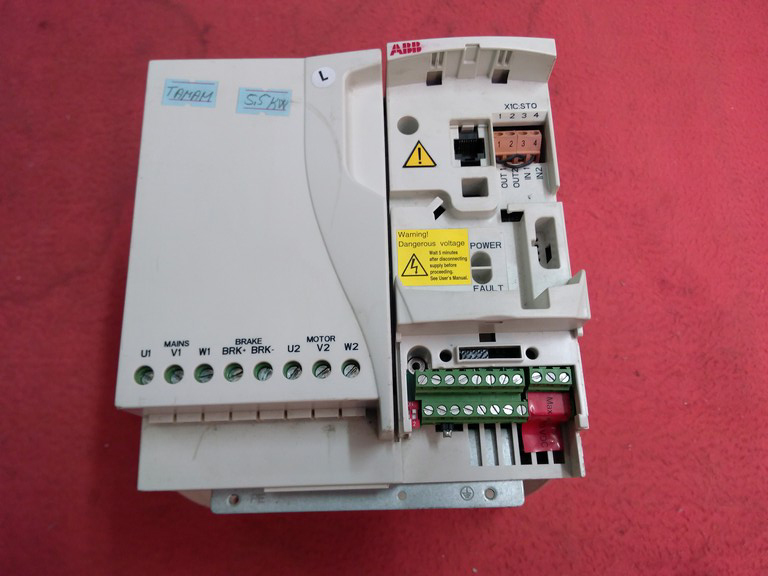 ABB ACS355-03E-12A5-4 ACS355 5,5KW SÜRÜCÜ