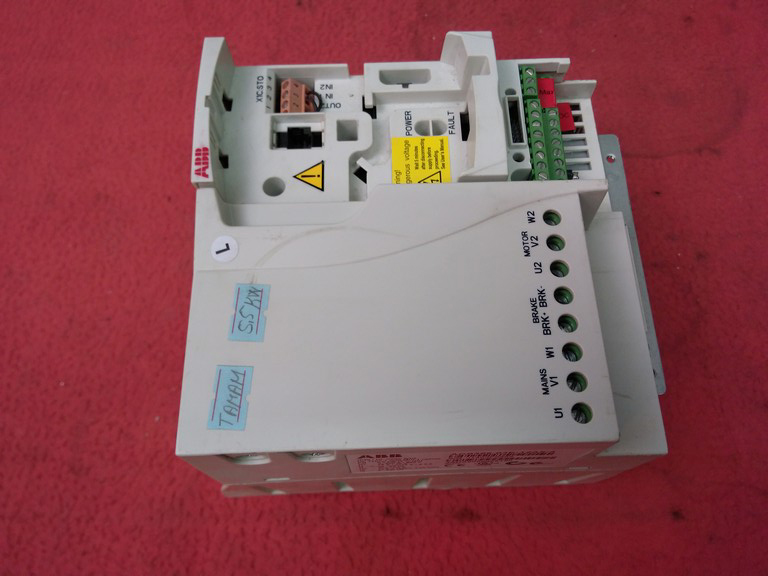 ABB ACS355-03E-12A5-4 ACS355 5,5KW SÜRÜCÜ