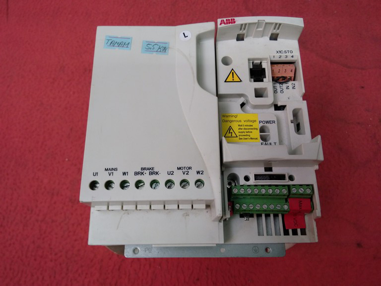ABB ACS355-03E-12A5-4 ACS355 5,5KW SÜRÜCÜ