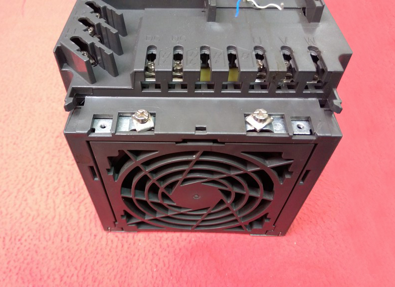 SIEMENS 6SE6420-2UD25-5GA1 5,5KW SÜRÜCÜ